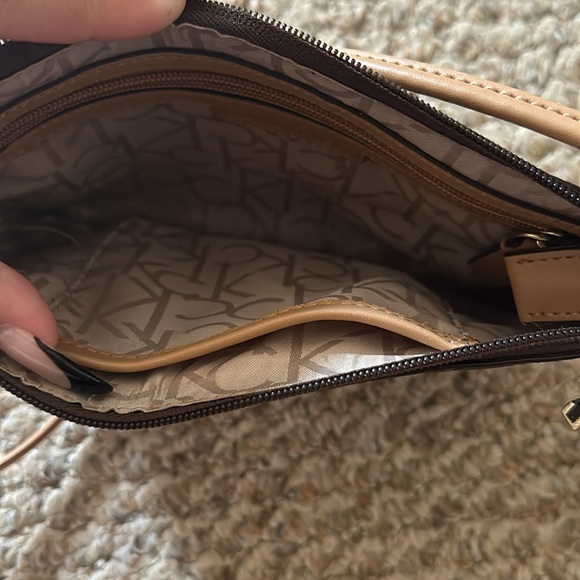 Calvin Klein crossbody - Picture 4 of 5